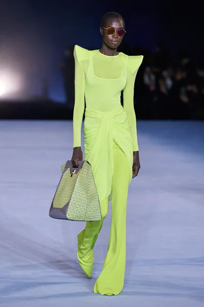 Look 14